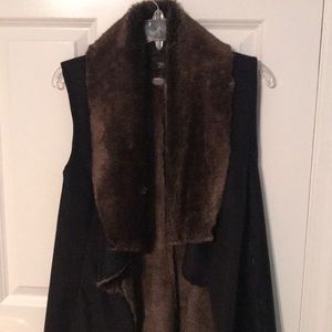 Scoop NYC faux fur navy vest
